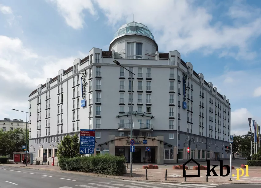Radisson Blu Sobieski Hotel, fot. domena publiczna, lic. CC BY-SA 3.0 pl Radisson Blu Sobieski Hotel