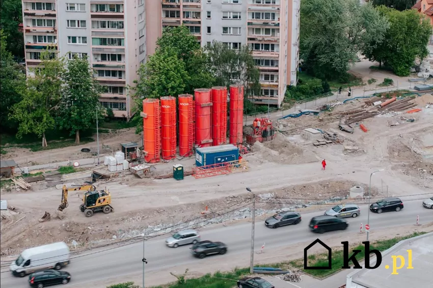Sierpień ma być czasem intensywnych robót torowych, drogowych i brukarskich KST