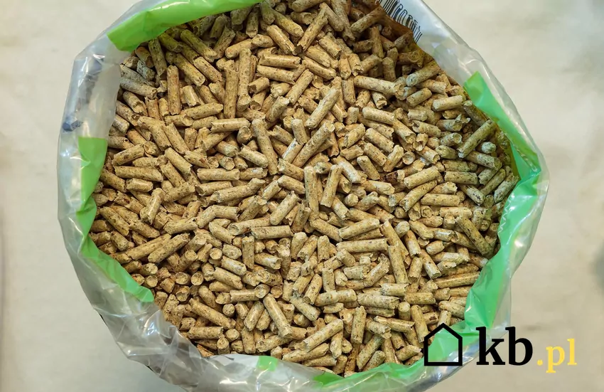 W porównaniu z węglem i drewnem pellet emituje znacznie mniej pyłów zawieszonych i substancji smolistych pellet