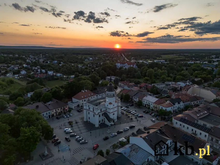 Rynek w Szydłowcu - zdaniem AI najpiękniejszy na Mazowszu Szydłowiec