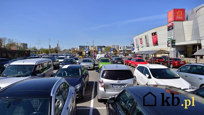 Jedna z popularnych warszawskich galerii wprowadzi opłaty za parkowanie parking Wola Park