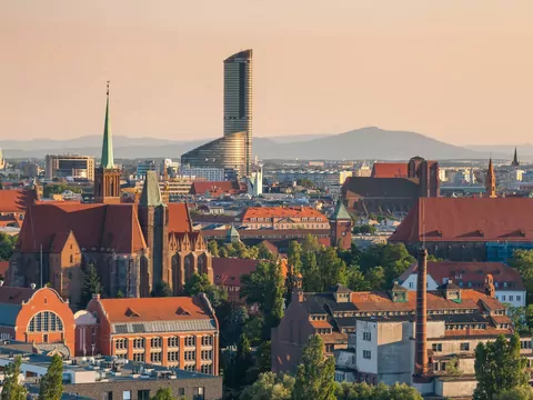 Nowy wieżowiec we Wrocławiu