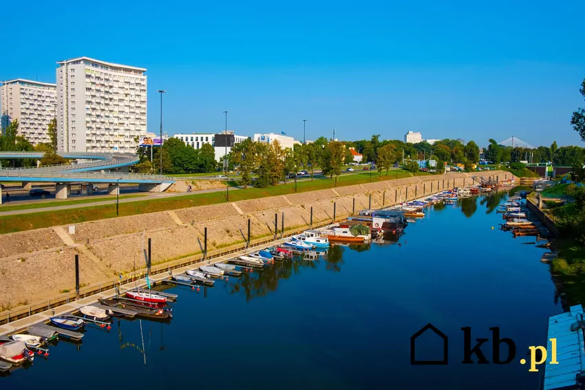 Port Czerniakowski to serce Dzielnicy Wisła – miejsce pełne zieleni, atrakcji sportowych i rekreacyjnych. port Czerniakowski