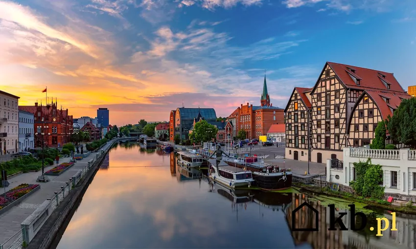 Miasto Bydgoszcz stopniowo pustoszeje, a liczba mieszkańców maleje z roku na rok. panorama w Bydgoszczy