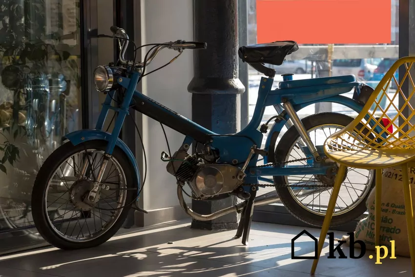 Polacy żyjący w PRL mieli do wyboru kilka modeli motorowerów polskiej produkcji polski motorower Romet