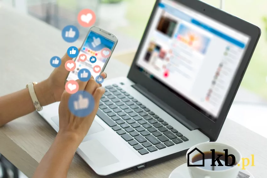 laptop, smartfon, social media
