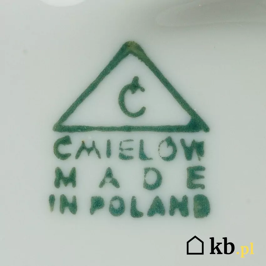 Znak wytwórcy ceramiki znajduje się na spodzie wyrobu znak wytwórcy Ćmielów