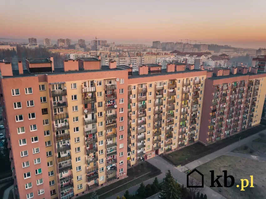 osiedle bloków z wielkiej płyty