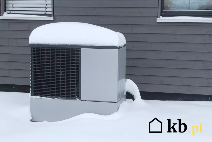 Pompa powietrze-woda potrafi pozyskać ciepło nawet w mroźne dni zimowe