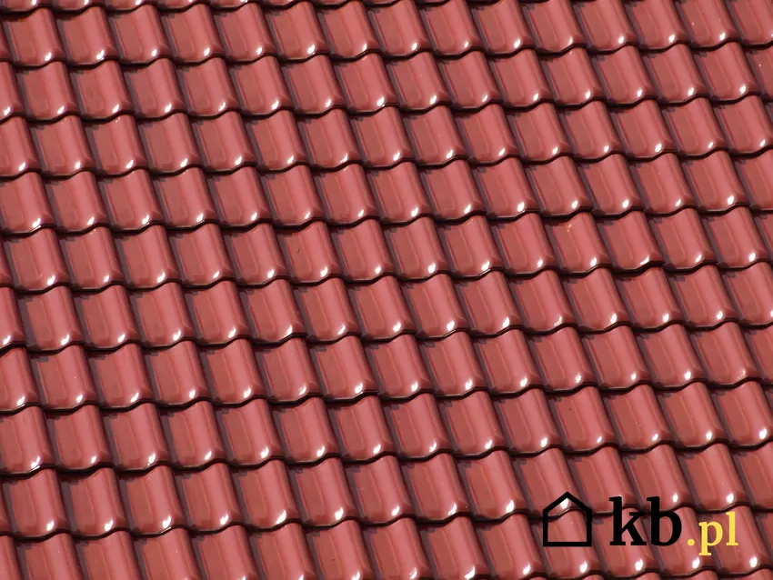 czerwone dachówki ceramiczne