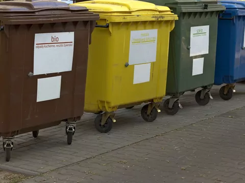 Opłaty za za wywóz śmieci w 2035 roku - analiza AI