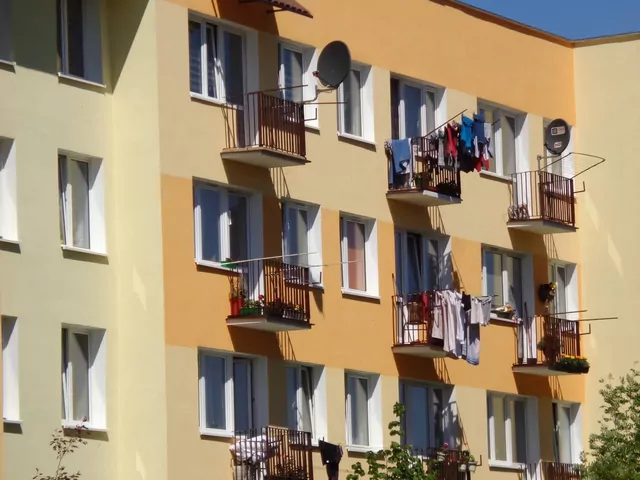 Trwałość balkonów w bloku - szacunki AI