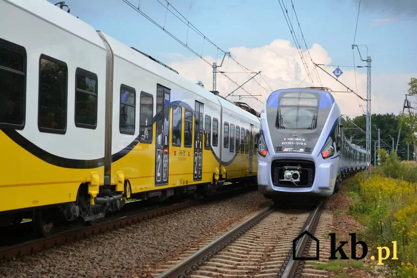Nowe trasy i większa liczba przystanków sprawią, że kolej pasażerska stanie się bardziej przystępna pociągi stojące na bocznicy