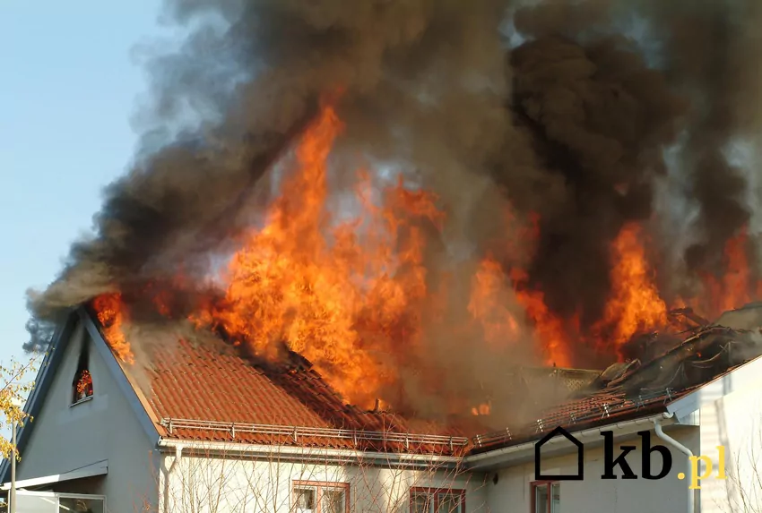 Płonący dach
