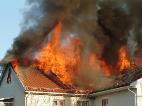 Magazyny energii a ubezpieczenia domów