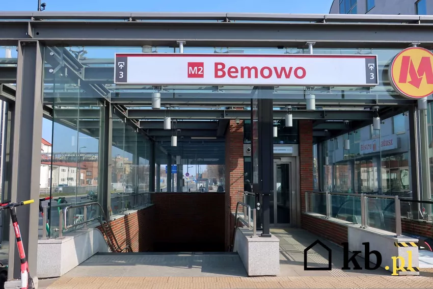 Mieszkańcy Bemowa obawiają się o tereny zielone i wzmożony ruch związany z powstaniem nowego basenu Wejście na stacje metra Bemowo