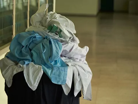 Gdzie wyrzucić starą pościel i dywan