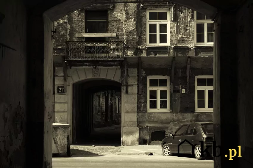 Stare budynki na warszawskiej Pradze