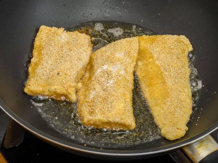 Gdzie wyrzucać olej po smażeniu?