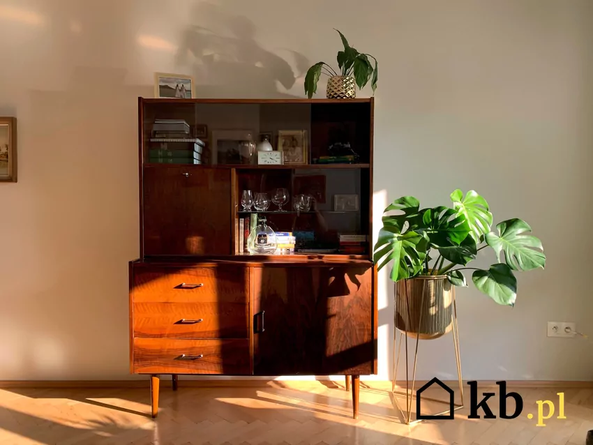Typowy mebel okresu PRL PRL