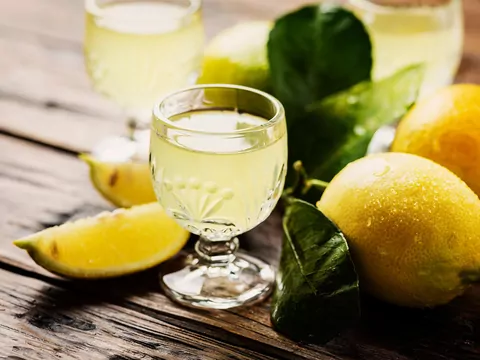 Przepisy na cytrynówkę - spirytus, wódka