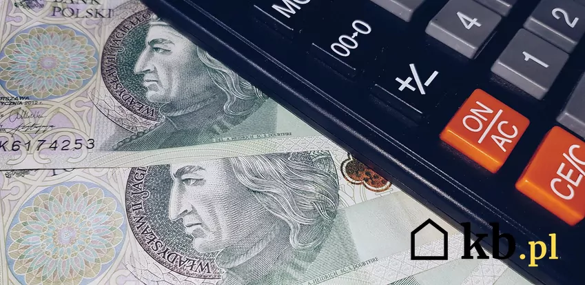 Pieniądze i kalkulator