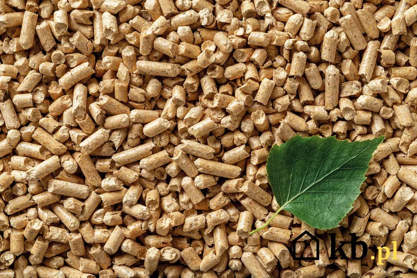 Wybór zasilania pelletem w piecu kombinowanym daje komfort automatycznej pracy systemu Pellet jest podawany i dozowany automatycznie przez sterowniki pieca