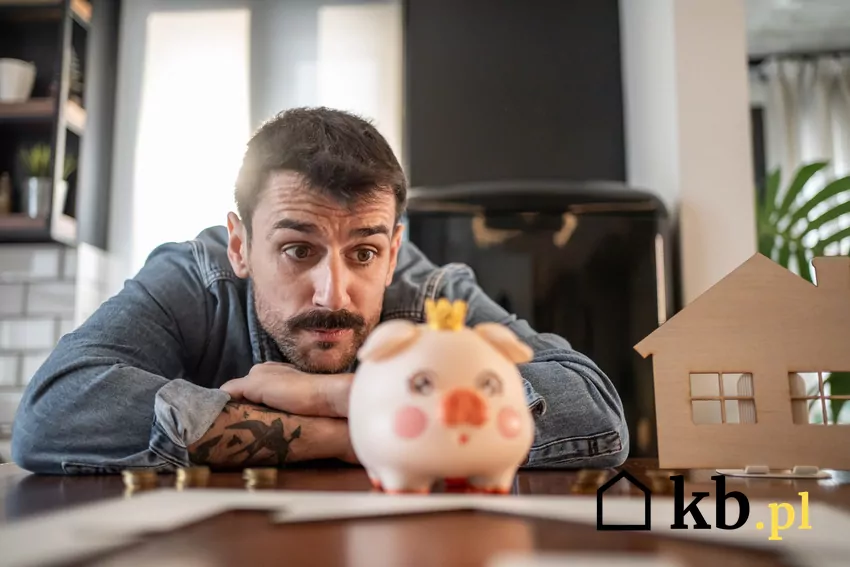 mężczyzna, skarbonka, dom