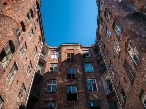 Opuszczone wioski i tanie domy