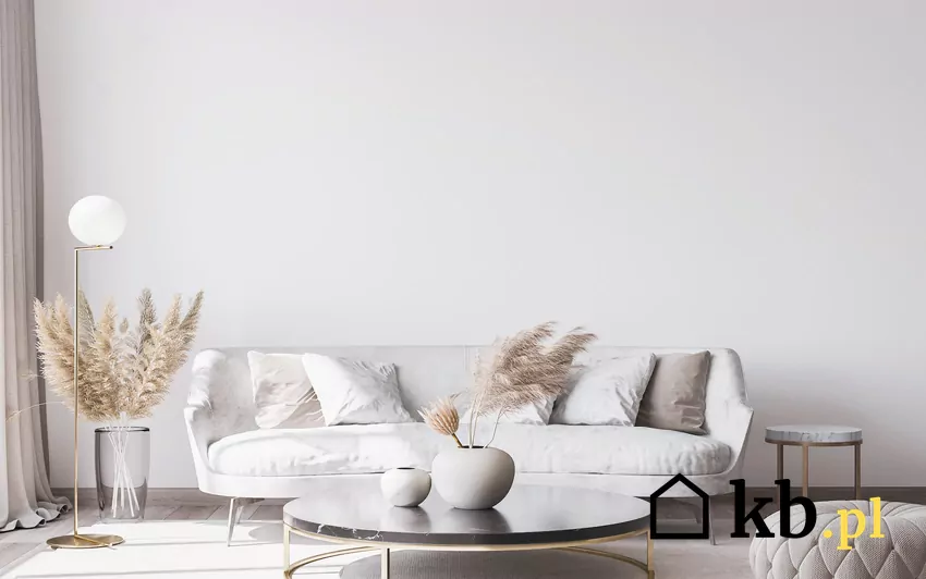 Nie bój się kontrastu – kolorowe dodatki i faktury przełamią monotonię i dodadzą wnętrzu życia Szare wnętrze