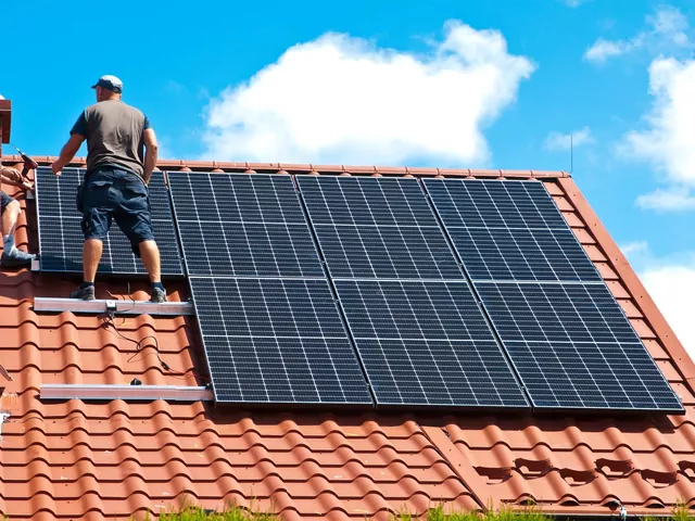 AI szacuje, ile lat wytrzymają panele fotowoltaiczne