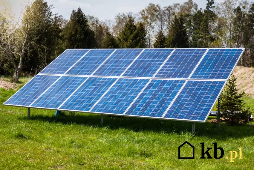 Zamiast paneli na dachu Przemysław wybrał fotowoltaikę na gruncie panele fotowoltaiczne na gruncie