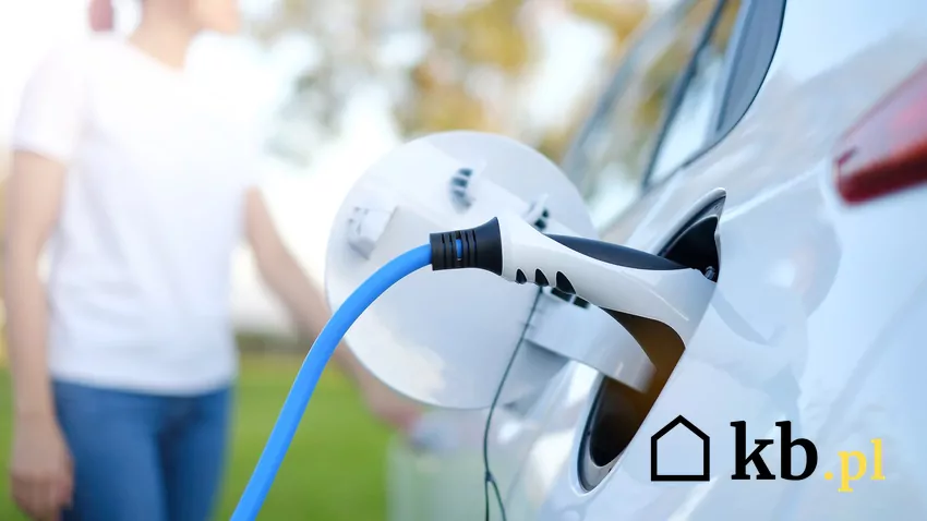 ładowanie samochodu elektrycznego