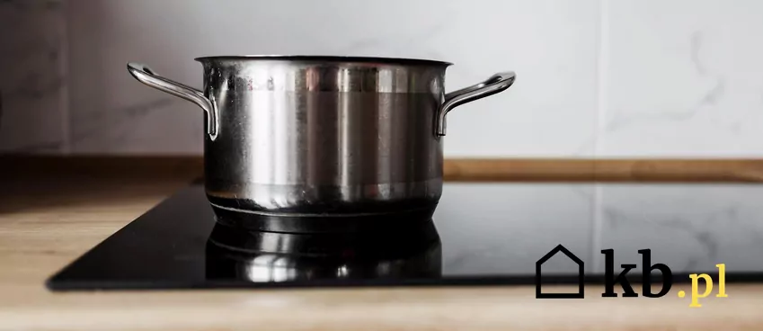 Garnek na płycie indukcyjnej