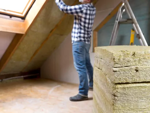 Straty ciepła przez dach