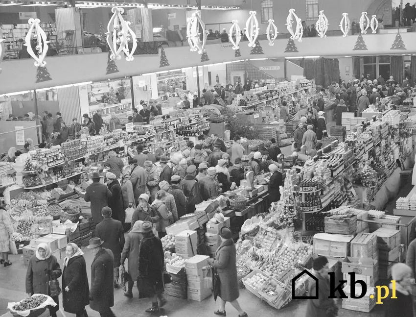 Handel przed świętami w Hali Mirowskiej w 1971 roku (Narodowe Archiwum Cyfrowe) zakupy przedświąteczne w Hali Mirowskiej (1971)