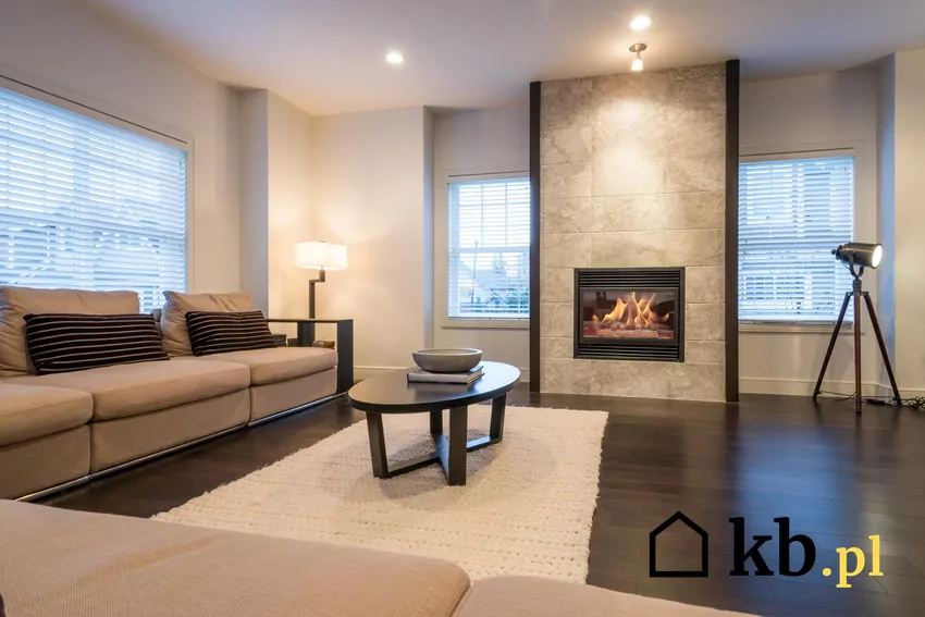 Ze względu na dużą masę akumulacyjnych modułów wymagają solidnego podłoża, co jest szczególnie istotne np. w budynkach o lekkiej konstrukcji stropów Nowoczesny kominek