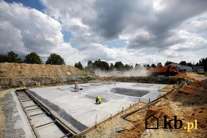 Czy można jeszcze uratować konstrukcję domu, gdy ściany zaczynają pękać? fundamenty