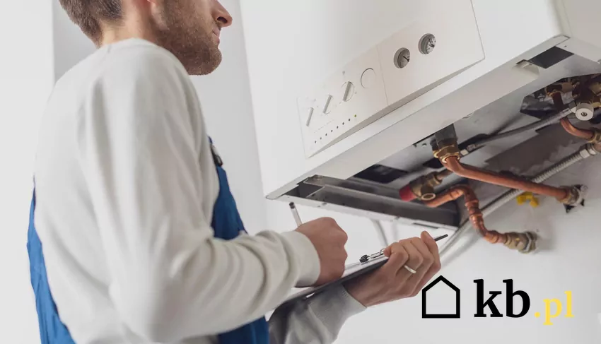 Nawet 1 mm osadu w rurze lub rozdzielaczu może zmniejszyć przepływ aż o 10%, co w praktyce oznacza zimne grzejniki na piętrze piecyk