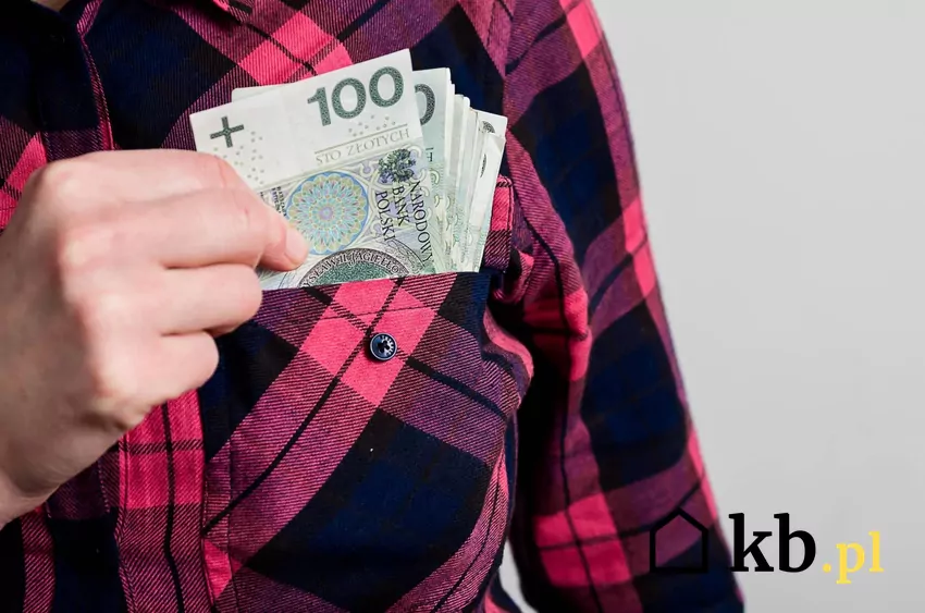 pieniądze w kieszeni