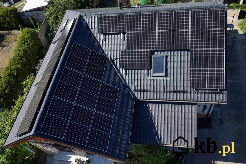 panele fotowoltaiczne na dachu