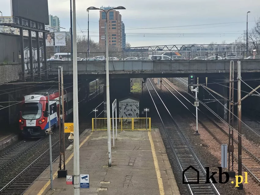Wiadukt przy ulicy Towarowej wymaga pilnego remontu wiadukt, tory, ulica Towarowa