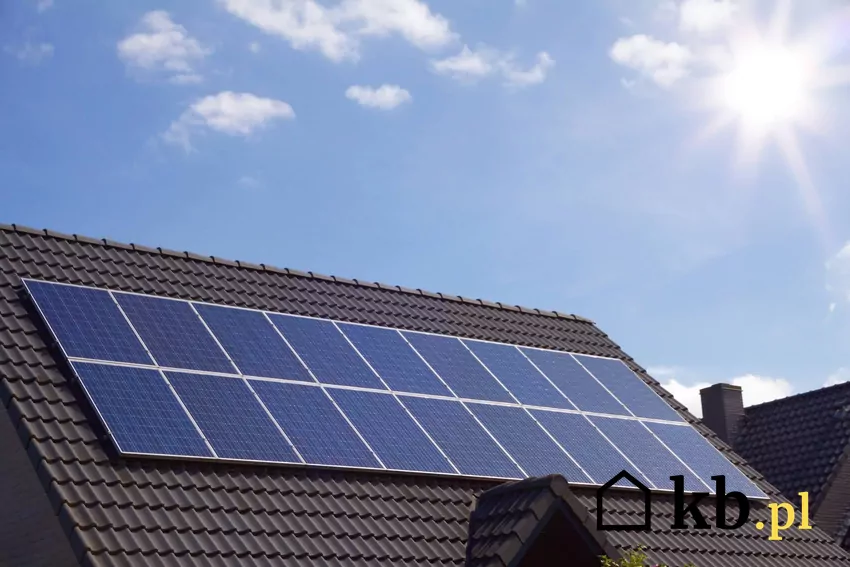 panele PV na dachu