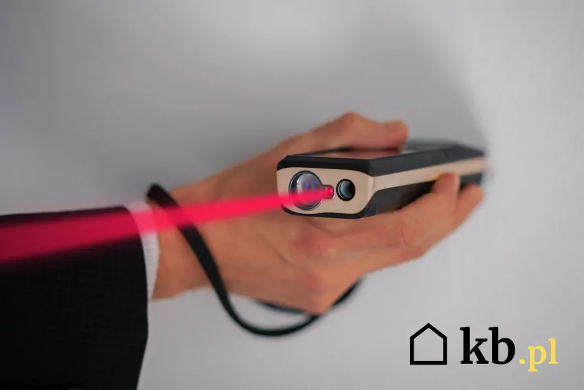 mierzenie odległości przy pomocy dalmierza