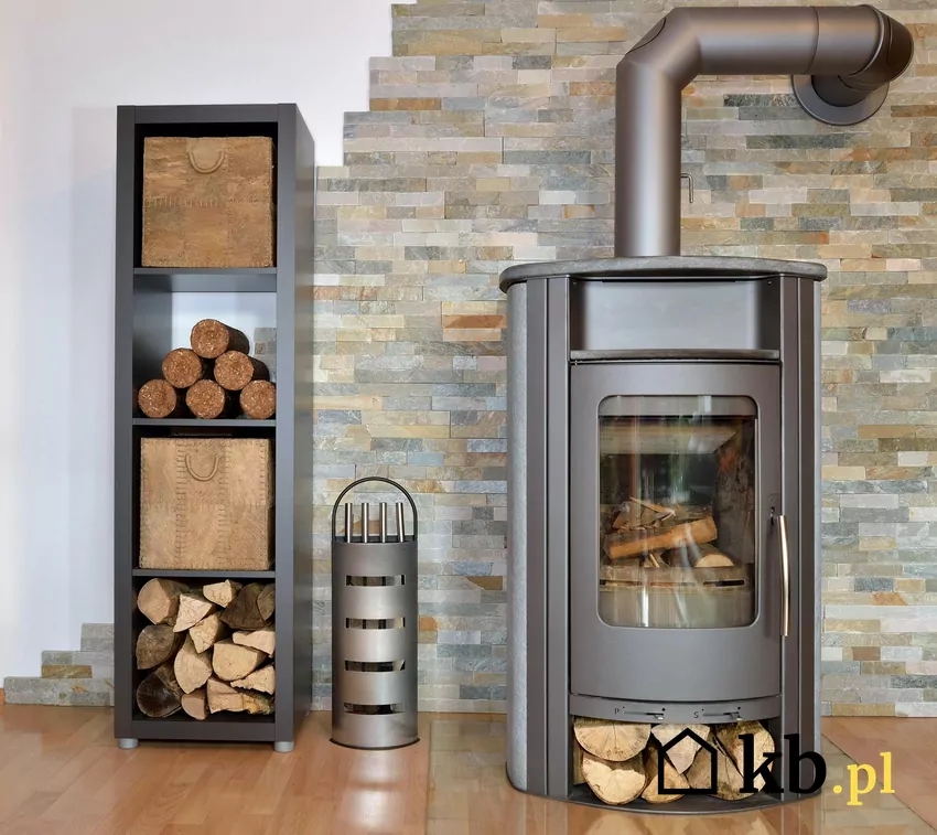 Do rozpalania nadaje się dobrze drewno iglaste