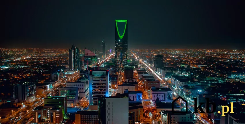 wieżowce w Arabii nocą