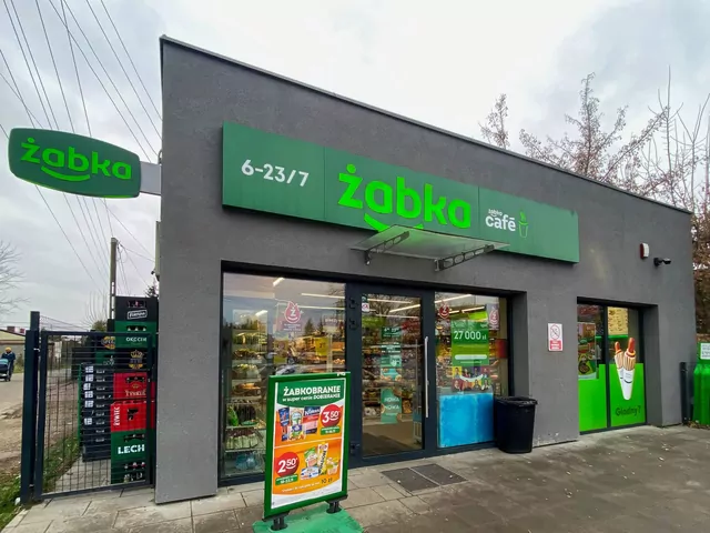 Promocja na kawę i słodycze w Żabce