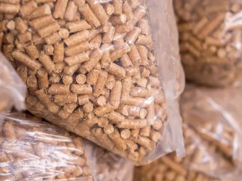 Gdzie wyrzucać worki po pellecie?