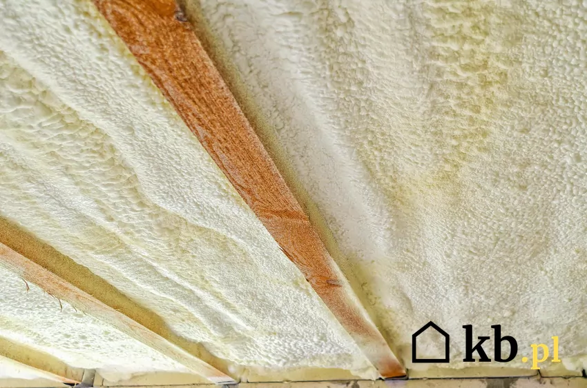 Pianka PUR na poddaszu