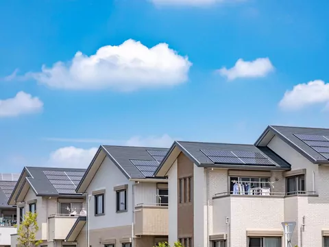 Różnice w oszczędnościach na panelach PV